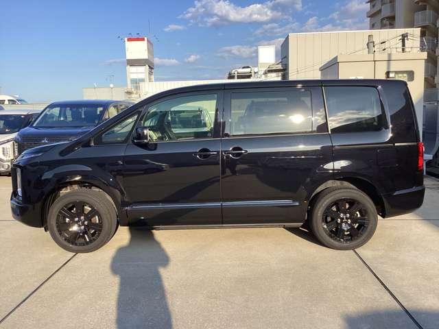 デリカD:5 ブラックエディション ナビ 電動サイドステップ シートヒーター オートクルーズコントロール 両側自動スライドドア パワーバックゲート LEDヘッドランプ 4WD 電動シート スマートキー 全方位カメラ シートヒーター(2枚目)