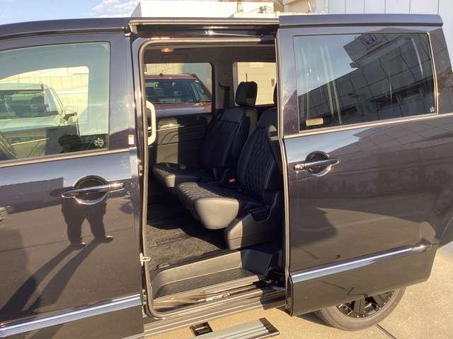 デリカD:5 ブラックエディション ナビ 電動サイドステップ シートヒーター オートクルーズコントロール 両側自動スライドドア パワーバックゲート LEDヘッドランプ 4WD 電動シート スマートキー 全方位カメラ シートヒーター(15枚目)