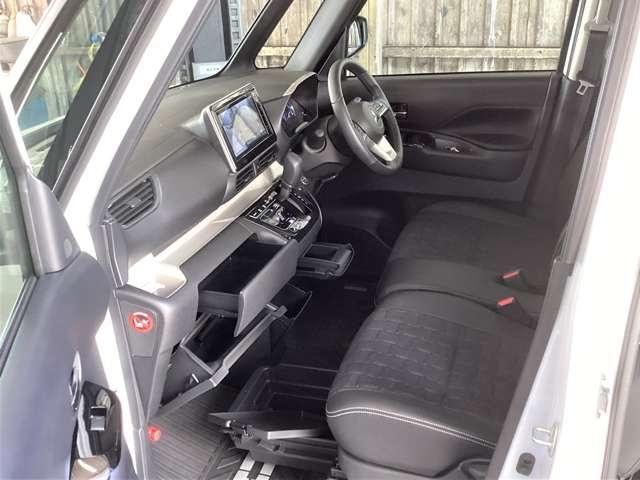 デリカミニ Ｇ　プレミアム　ナビ　両側電動スライドドア　ＥＴＣ　ＬＥＤ　Ａクルコン　シートヒーター　ＥＴＣ　ベンチシート　エアコン　コーナーセンサー　パワステ　アルミホイール　キーレスエントリー　エアバッグ　スマートキー　ＡＢＳ（13枚目）