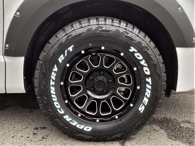 デリカD:5 P カスタム仕様 11型ナビ 電動ステップ Bモニター 地デジ LEDヘッドランプ DVD再生 ナビTV シートヒーター 4WD 電動シ-ト 寒冷地仕様 メモリナビ ABS 3列 オートエアコン ASC(7枚目)