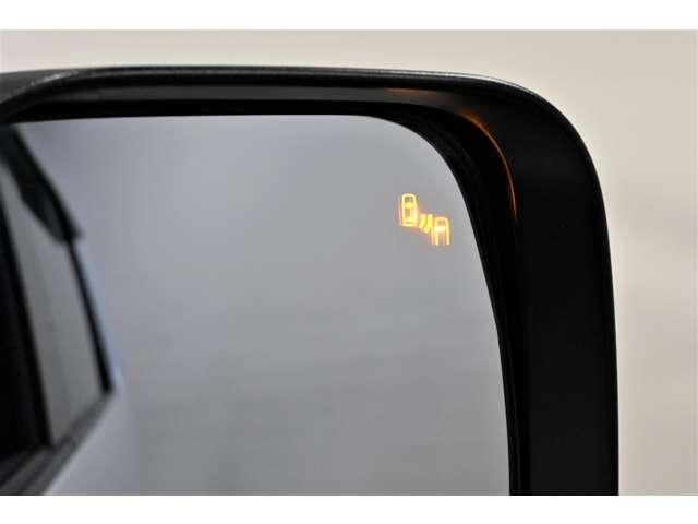 デリカD:5 P カスタム仕様 11型ナビ 電動ステップ Bモニター 地デジ LEDヘッドランプ DVD再生 ナビTV シートヒーター 4WD 電動シ-ト 寒冷地仕様 メモリナビ ABS 3列 オートエアコン ASC(12枚目)