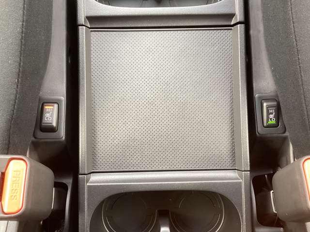 デリカD:5 P カスタム仕様 11型ナビ 電動ステップ Bモニター 地デジ LEDヘッドランプ DVD再生 ナビTV シートヒーター 4WD 電動シ-ト 寒冷地仕様 メモリナビ ABS 3列 オートエアコン ASC(13枚目)