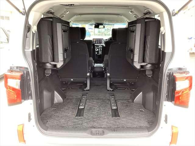 デリカD:5 P カスタム仕様 11型ナビ 電動ステップ Bモニター 地デジ LEDヘッドランプ DVD再生 ナビTV シートヒーター 4WD 電動シ-ト 寒冷地仕様 メモリナビ ABS 3列 オートエアコン ASC(19枚目)