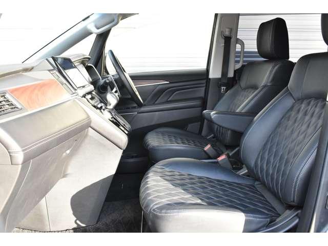 デリカＤ：５ Ｐ　１１型ナビ　本革シート　前後ドラレコ　レザーシート　Ｂモニター　地デジ　ＬＥＤヘッドランプ　ＤＶＤ再生　ナビＴＶ　シートヒーター　ＥＴＣ　４ＷＤ　電動シ－ト　寒冷地仕様　メモリナビ　ＡＢＳ　３列（13枚目）