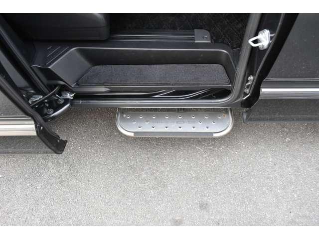 デリカＤ：５ Ｐ　１１型ナビ　本革シート　前後ドラレコ　レザーシート　Ｂモニター　地デジ　ＬＥＤヘッドランプ　ＤＶＤ再生　ナビＴＶ　シートヒーター　ＥＴＣ　４ＷＤ　電動シ－ト　寒冷地仕様　メモリナビ　ＡＢＳ　３列（18枚目）