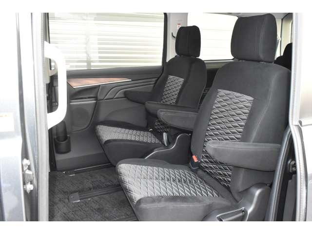 デリカD:5 P メモリーナビ 電動サイドステップ ETC Bモニター 地デジ LEDヘッドランプ DVD再生 ナビTV シートヒーター ETC 4WD 電動シ-ト 寒冷地仕様 メモリナビ ABS 3列 オートエアコン(14枚目)