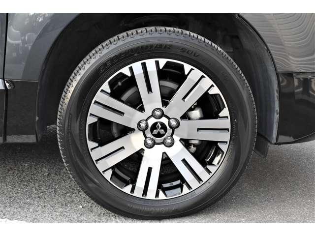 デリカD:5 P メモリーナビ 電動サイドステップ ETC Bモニター 地デジ LEDヘッドランプ DVD再生 ナビTV シートヒーター ETC 4WD 電動シ-ト 寒冷地仕様 メモリナビ ABS 3列 オートエアコン(19枚目)