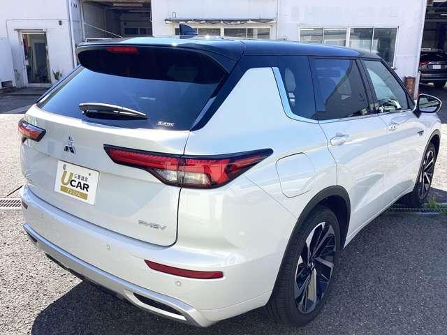 アウトランダーＰＨＥＶ Ｐ　スマホ連携ナビ　ＡＣ１００Ｖ電源　ＭＩ－ＰＩＬＯＴ　衝突軽減システム　マルチビューカメラ　Ｓヒーター　フルタイム４ＷＤ　横滑防止　ＬＥＤヘッドランプ　レザーシート　アルミ　クルーズコントロール　Ｂカメ（3枚目）