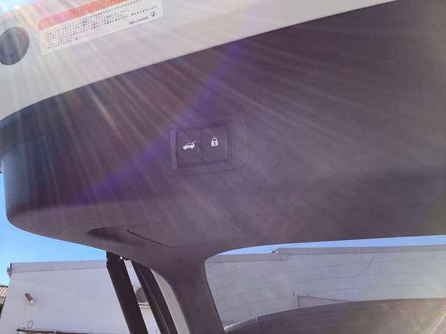 アウトランダーＰＨＥＶ Ｐ　スマホ連携ナビ　ＡＣ１００Ｖ電源　ＭＩ－ＰＩＬＯＴ　衝突軽減システム　マルチビューカメラ　Ｓヒーター　フルタイム４ＷＤ　横滑防止　ＬＥＤヘッドランプ　レザーシート　アルミ　クルーズコントロール　Ｂカメ（8枚目）