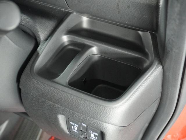 N-BOXカスタム G・Lターボホンダセンシング 4WD/衝突被害軽減システム/ドライブレコーダー/純正ナビゲーション/バックカメラ/フルセグTV/Bluetooth接続音楽再生/USB接続音楽再生/シートヒーター/両側電動スライドドア/ETC車載器(62枚目)