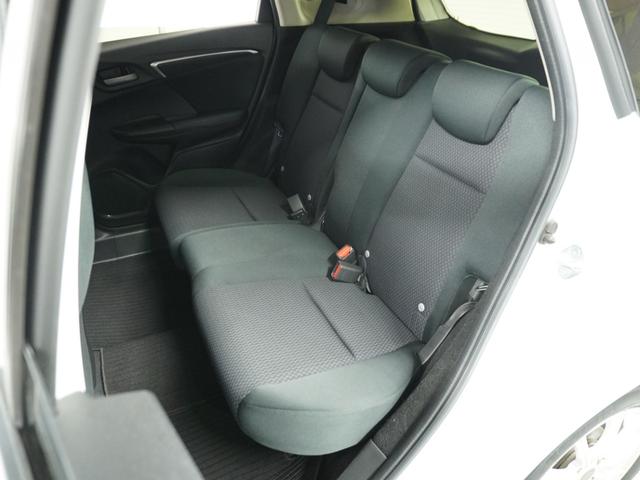フィット 13G・Fコンフォートエディション /衝突被害軽減システム/ドライブレコーダー/純正ナビゲーション/バックカメラ/フルセグTV/Bluetooth接続音楽再生/USB接続音楽再生/クルーズコントロール/LEDヘッドライト/シートヒーター(12枚目)