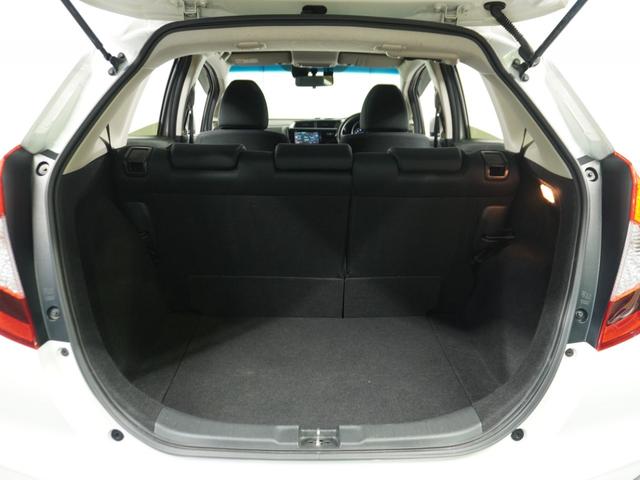 フィット 13G・Fコンフォートエディション /衝突被害軽減システム/ドライブレコーダー/純正ナビゲーション/バックカメラ/フルセグTV/Bluetooth接続音楽再生/USB接続音楽再生/クルーズコントロール/LEDヘッドライト/シートヒーター(16枚目)