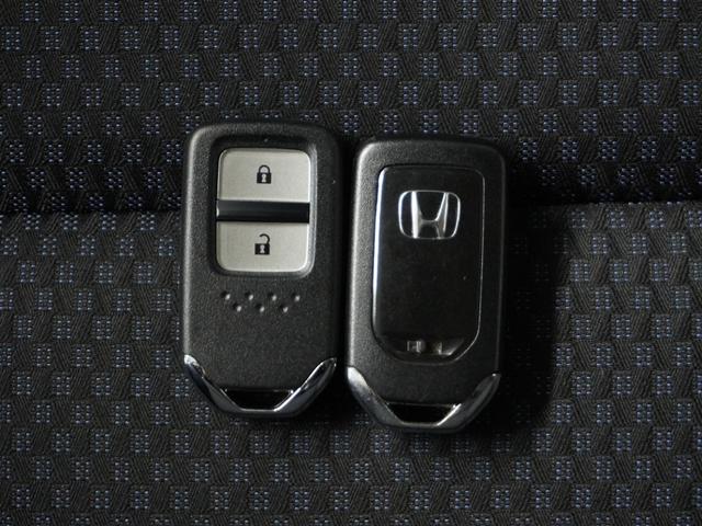 フィット 13G・Fコンフォートエディション /衝突被害軽減システム/ドライブレコーダー/純正ナビゲーション/バックカメラ/フルセグTV/Bluetooth接続音楽再生/USB接続音楽再生/クルーズコントロール/LEDヘッドライト/シートヒーター(18枚目)