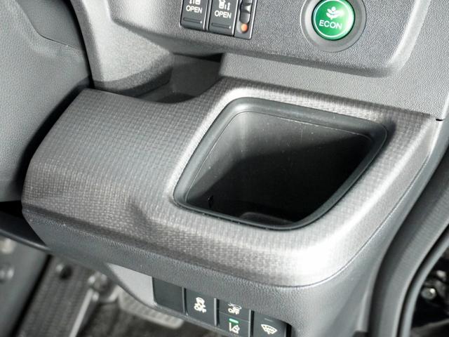 ステップワゴンスパーダ スパーダホンダセンシング /4WD/衝突被害軽減システム/ドライブレコーダー/純正ナビゲーション/バックカメラ/フルセグTV/Bluetooth接続音楽再生/USB接続音楽再生/クルーズコントロール/LEDヘッドライト/ETC(53枚目)