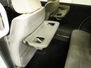 ◆シートバックテーブル◆フロントシートの背面に後席用のテーブルがついています。小物が置けて！カップホルダーもあります、ドライブ中や休憩時にも便利なテーブルです。