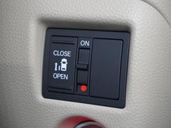 ����¦��ư���饤�ɥɥ���������־�Ǥ���ߤ꤬�ڡ��������ͤ��٤μ֤˥ɥ������ƤƤ��ޤ����ۤ⤴�����ޤ��󡪾����ʤ�����Ϣ������⤳��ǰ¿��� 6