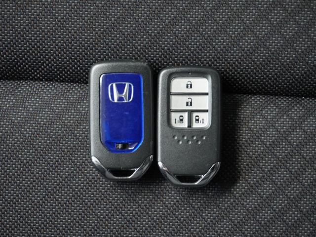 フリード＋ハイブリッド ハイブリッドＧ・ホンダセンシング　２年保証１オ－ナ－ナビＲカメＥＴＣ両電扉ＢＴ地デジ（17枚目）