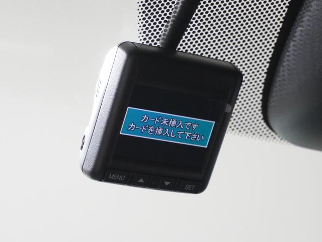 N-WGNカスタム L・ターボホンダセンシング 1オ-ナ-ナビDレコRカメETCクルコンBT接続 アダプティブクルーズコントロール シートヒーター 障害物センサー オートハイビーム プラズマクラスターエアコン 15インチ純正アルミホイール 禁煙車(4枚目)