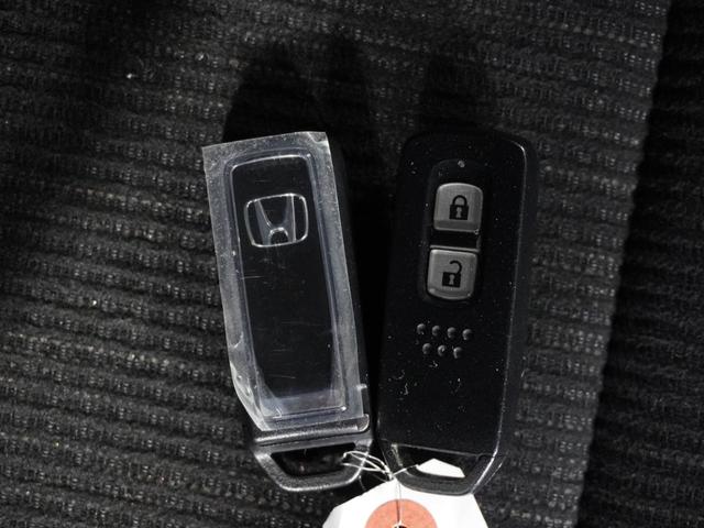 N-WGNカスタム L・ターボホンダセンシング 1オ-ナ-ナビDレコRカメETCクルコンBT接続 アダプティブクルーズコントロール シートヒーター 障害物センサー オートハイビーム プラズマクラスターエアコン 15インチ純正アルミホイール 禁煙車(19枚目)