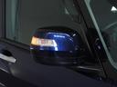 ◆ドアミラーウインカー◆ドアミラーにウインカーを装備しています。対向車に自身の進行方向を合図し安全に運転できます。