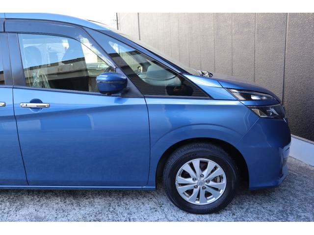 ランディ ２．０Ｇ　両側パワースライド　スマートキー　衝突軽減装置　全方位カメラ　ナビ　Ｂｌｕｅｔｏｏｔｈ　ＥＴＣ　バックカメラ　フリップダウンモニター　　　純正ＡＷ（10枚目）