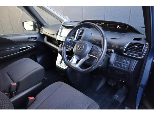 ランディ ２．０Ｇ　両側パワースライド　スマートキー　衝突軽減装置　全方位カメラ　ナビ　Ｂｌｕｅｔｏｏｔｈ　ＥＴＣ　バックカメラ　フリップダウンモニター　　　純正ＡＷ（12枚目）