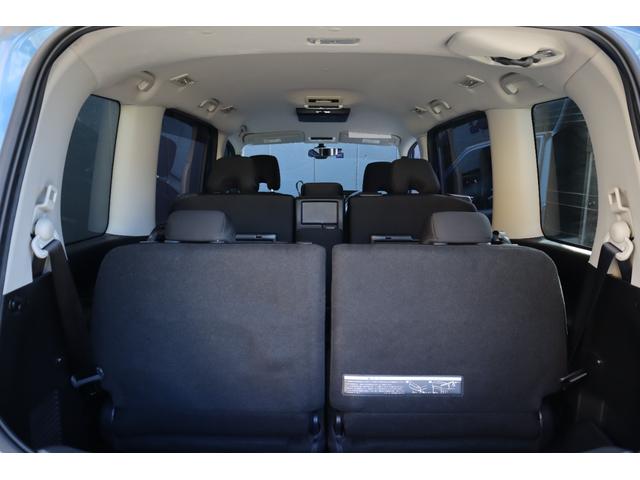 ランディ ２．０Ｇ　両側パワースライド　スマートキー　衝突軽減装置　全方位カメラ　ナビ　Ｂｌｕｅｔｏｏｔｈ　ＥＴＣ　バックカメラ　フリップダウンモニター　　　純正ＡＷ（26枚目）