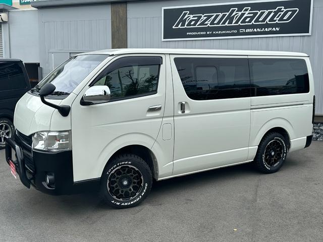 トヨタ レジアスエースバン スーパーGL 白黒パンダ仕様 トヨタ レジアスエースバン スーパーGL 白黒パンダ仕様