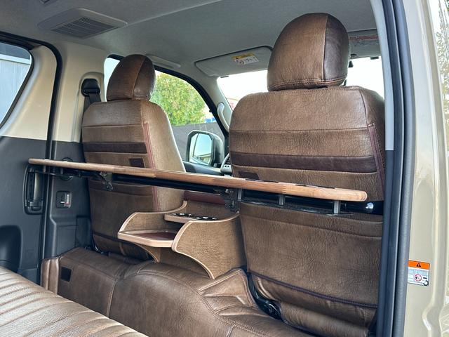 ハイエースバン ロングスーパーＧＬ　両側パワースライドドア／パノラミックビューモニター／デジタルインナーミラー／助手席エアバッグ／スマートキー／１６インチアルミホイール／フロントバンパーガード／ラギッド仕様／アンテーク仕様／車中泊仕様（58枚目）