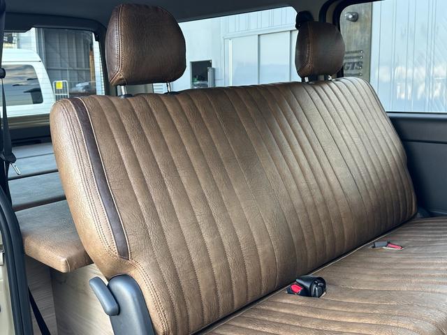 ハイエースバン ロングスーパーＧＬ　両側パワースライドドア／パノラミックビューモニター／デジタルインナーミラー／助手席エアバッグ／スマートキー／１６インチアルミホイール／フロントバンパーガード／ラギッド仕様／アンテーク仕様／車中泊仕様（66枚目）