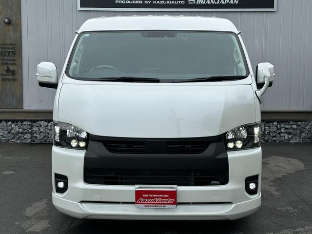 ハイエースバン 　ワイドディーゼル／フルカスタム車両／ローダウン／ベッドキット／スライドフロア／車中泊仕様／カスタムベース車両／社外スピーカー／オーバーフェンダー／エアロ／２ピース１８インチホイール（64枚目）