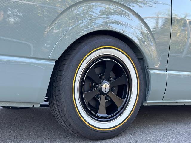 ハイエースバン ロングスーパーGL アーバンカーキ/2WDガソリン/アースカラーパッケージ/ローダウン/アメリカンスタイル/ライトカスタム/カスタムベース車両/車中泊仕様/アウトドア仕様/サーファー仕様/(17枚目)