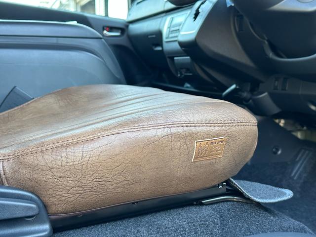 ハイエースバン ロングスーパーGL アーバンカーキ/2WDガソリン/アースカラーパッケージ/ローダウン/アメリカンスタイル/ライトカスタム/カスタムベース車両/車中泊仕様/アウトドア仕様/サーファー仕様/(27枚目)