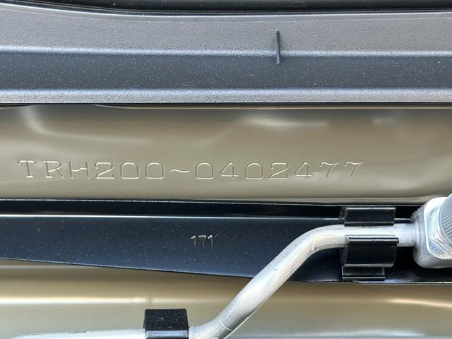 ハイエースバン ロングスーパーGL アーバンカーキ/2WDガソリン/アースカラーパッケージ/ローダウン/アメリカンスタイル/ライトカスタム/カスタムベース車両/車中泊仕様/アウトドア仕様/サーファー仕様/(63枚目)