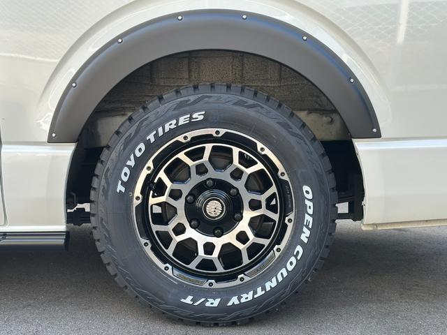 ハイエースバン ロングスーパーＧＬ　パールホワイト／２ＷＤガソリン／標準ボディ／カスタムベース車両／ラギッド／アウトドア仕様／ベッドキット／車中泊仕様／キャンプ仕様／　釣り仕様／ライトカスタム車両（12枚目）