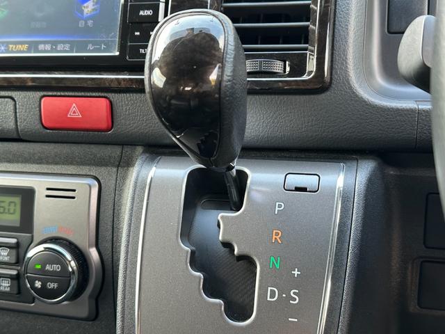 ハイエースバン ロングスーパーＧＬ　パールホワイト／２ＷＤガソリン／標準ボディ／カスタムベース車両／ラギッド／アウトドア仕様／ベッドキット／車中泊仕様／キャンプ仕様／　釣り仕様／ライトカスタム車両（15枚目）