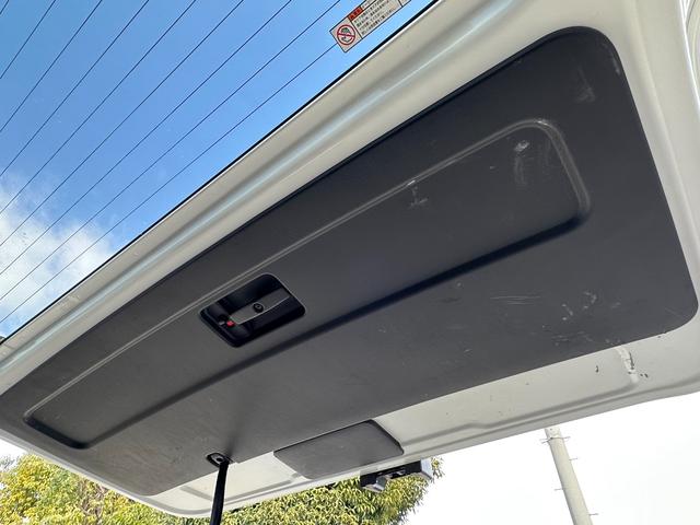 ハイエースバン ロングスーパーＧＬ　パールホワイト／２ＷＤガソリン／標準ボディ／カスタムベース車両／ラギッド／アウトドア仕様／ベッドキット／車中泊仕様／キャンプ仕様／　釣り仕様／ライトカスタム車両（27枚目）