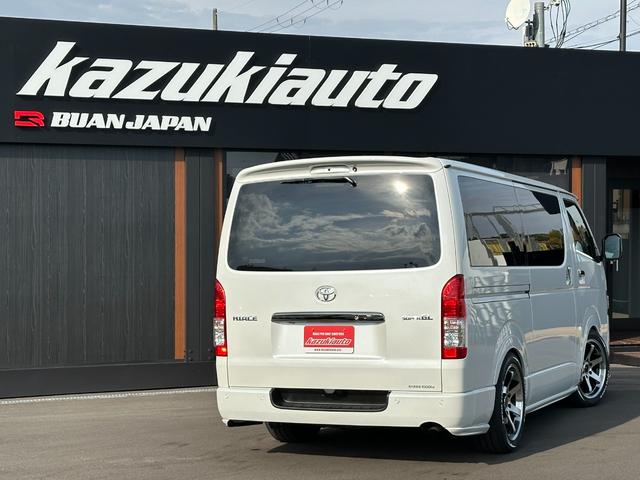 ハイエースバン スーパーＧＬ　ダークプライムＩＩ　ＢＵＡＮＪＡＰＡＮデモカー／ブラウンアンティーク仕様／ローダウン／ベッドキット／アルパインＢＩＧＸフローティングナビ／アルパイン１２．８型フリップダウンモニター（8枚目）