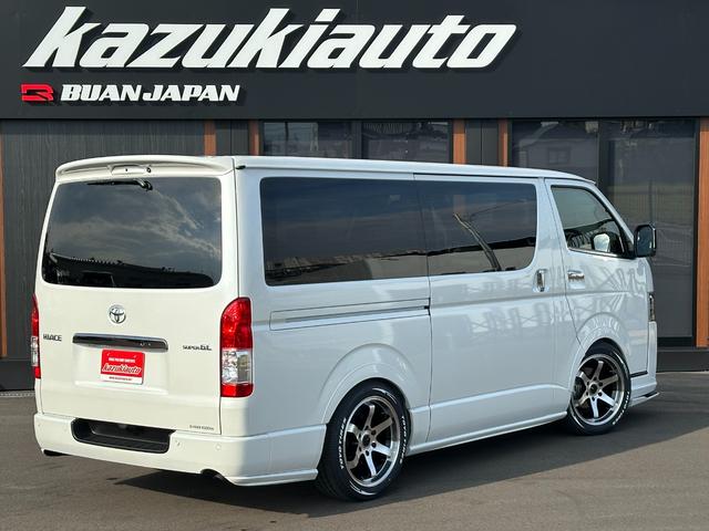 ハイエースバン スーパーＧＬ　ダークプライムＩＩ　ＢＵＡＮＪＡＰＡＮデモカー／ブラウンアンティーク仕様／ローダウン／ベッドキット／アルパインＢＩＧＸフローティングナビ／アルパイン１２．８型フリップダウンモニター（9枚目）