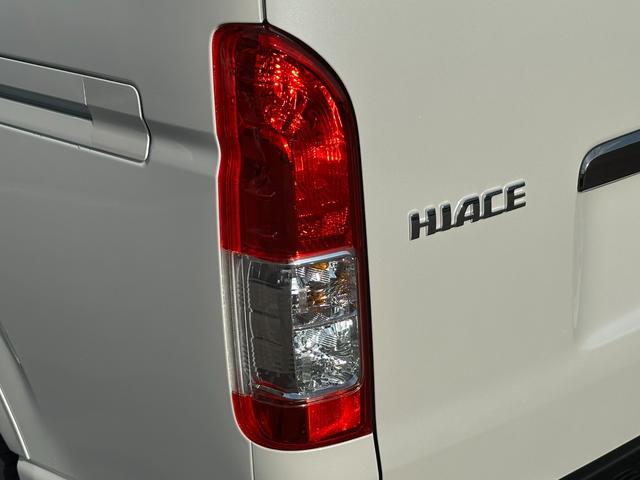 ハイエースバン スーパーＧＬ　ダークプライムＩＩ　ＢＵＡＮＪＡＰＡＮデモカー／ブラウンアンティーク仕様／ローダウン／ベッドキット／アルパインＢＩＧＸフローティングナビ／アルパイン１２．８型フリップダウンモニター（12枚目）