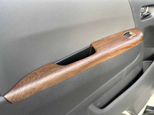 ハイエースバン スーパーＧＬ　ダークプライムＩＩ　ＢＵＡＮＪＡＰＡＮデモカー／ブラウンアンティーク仕様／ローダウン／ベッドキット／アルパインＢＩＧＸフローティングナビ／アルパイン１２．８型フリップダウンモニター（25枚目）