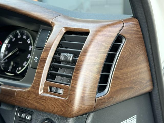 ハイエースバン スーパーＧＬ　ダークプライムＩＩ　ＢＵＡＮＪＡＰＡＮデモカー／ブラウンアンティーク仕様／ローダウン／ベッドキット／アルパインＢＩＧＸフローティングナビ／アルパイン１２．８型フリップダウンモニター（26枚目）