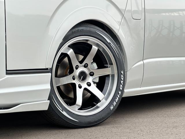 ハイエースバン スーパーＧＬ　ダークプライムＩＩ　ＢＵＡＮＪＡＰＡＮデモカー／ブラウンアンティーク仕様／ローダウン／ベッドキット／アルパインＢＩＧＸフローティングナビ／アルパイン１２．８型フリップダウンモニター（41枚目）