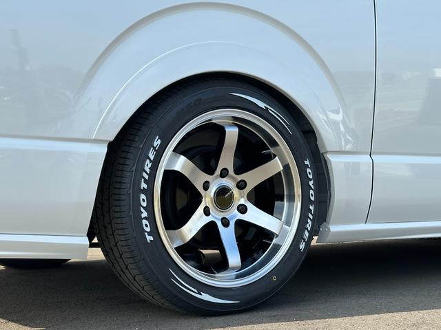 ハイエースバン スーパーＧＬ　ダークプライムＩＩ　ＢＵＡＮＪＡＰＡＮデモカー／ブラウンアンティーク仕様／ローダウン／ベッドキット／アルパインＢＩＧＸフローティングナビ／アルパイン１２．８型フリップダウンモニター（43枚目）
