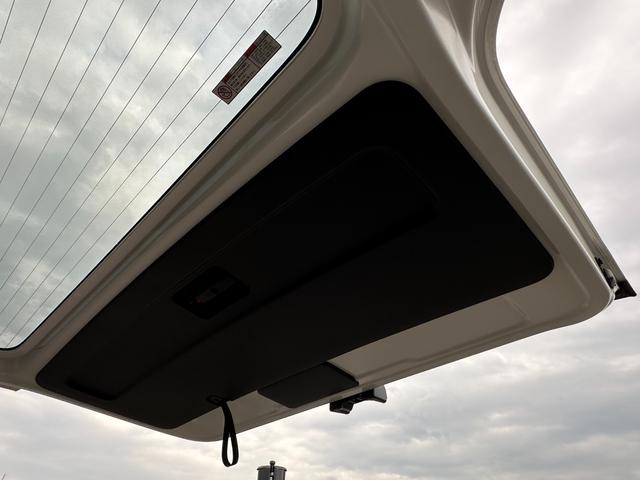 ハイエースバン スーパーＧＬ　ダークプライムＩＩ　ＢＵＡＮＪＡＰＡＮデモカー／ブラウンアンティーク仕様／ローダウン／ベッドキット／アルパインＢＩＧＸフローティングナビ／アルパイン１２．８型フリップダウンモニター（57枚目）