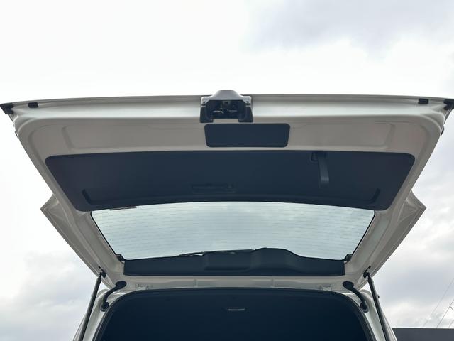 ハイエースバン スーパーＧＬ　ダークプライムＩＩ　ＢＵＡＮＪＡＰＡＮデモカー／ブラウンアンティーク仕様／ローダウン／ベッドキット／アルパインＢＩＧＸフローティングナビ／アルパイン１２．８型フリップダウンモニター（58枚目）