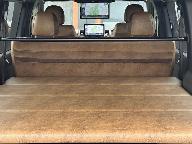 ハイエースバン スーパーＧＬ　ダークプライムＩＩ　ＢＵＡＮＪＡＰＡＮデモカー／ブラウンアンティーク仕様／ローダウン／ベッドキット／アルパインＢＩＧＸフローティングナビ／アルパイン１２．８型フリップダウンモニター（59枚目）