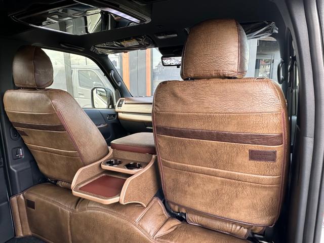 ハイエースバン スーパーＧＬ　ダークプライムＩＩ　ＢＵＡＮＪＡＰＡＮデモカー／ブラウンアンティーク仕様／ローダウン／ベッドキット／アルパインＢＩＧＸフローティングナビ／アルパイン１２．８型フリップダウンモニター（63枚目）