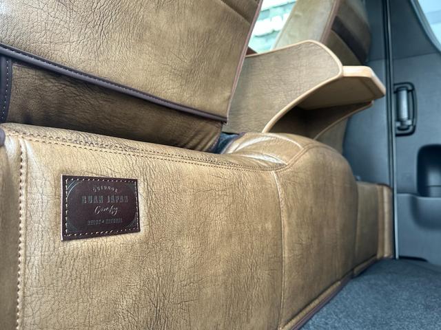 ハイエースバン スーパーＧＬ　ダークプライムＩＩ　ＢＵＡＮＪＡＰＡＮデモカー／ブラウンアンティーク仕様／ローダウン／ベッドキット／アルパインＢＩＧＸフローティングナビ／アルパイン１２．８型フリップダウンモニター（67枚目）