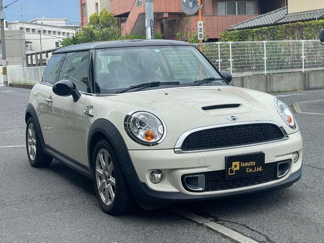 ＭＩＮＩ クーパーＳ　ＨＩＤヘッドライト・ＥＴＣ・純正アルミホイール・オートエアコン・パワーウィンドウ・フロントフォグランプ・プッシュスタート・ＭＴモード付き（12枚目）